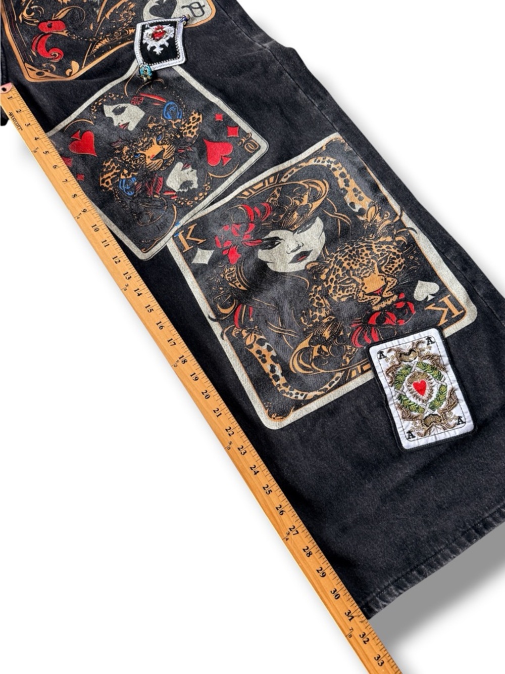 Akira RARE Queen Of Hearts Printed & Embellished Denim Jeans Pants Size 33/17 - Picture 12 of 15